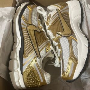 Nike Vomero 5 women 8